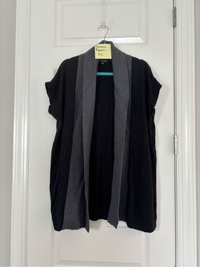 Banana Republic Black Short-Sleeve Open Cardigan with Gray Collar